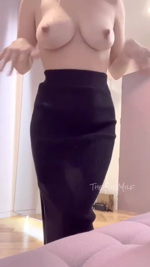 Shopping with me always includes my butt and a plug! [gif] : video clip