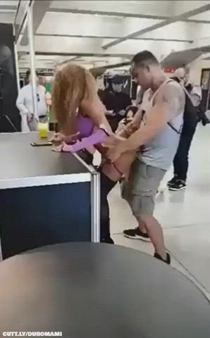 Don't mind us, we're just casually smashing ass in the middle of a shopping mall in broad daylight : video clip