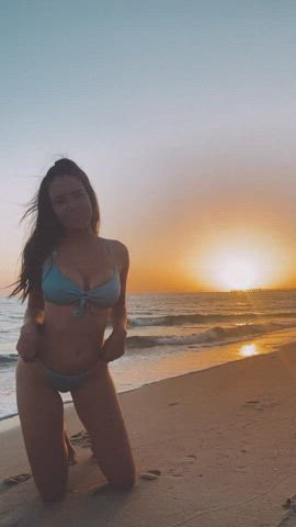 would u fukk a 19yo aussie girl on the beach while the sun is going down under.. : video clip