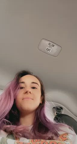 Showing my friend how I got my 5 star Uber rating [gif] : video clip
