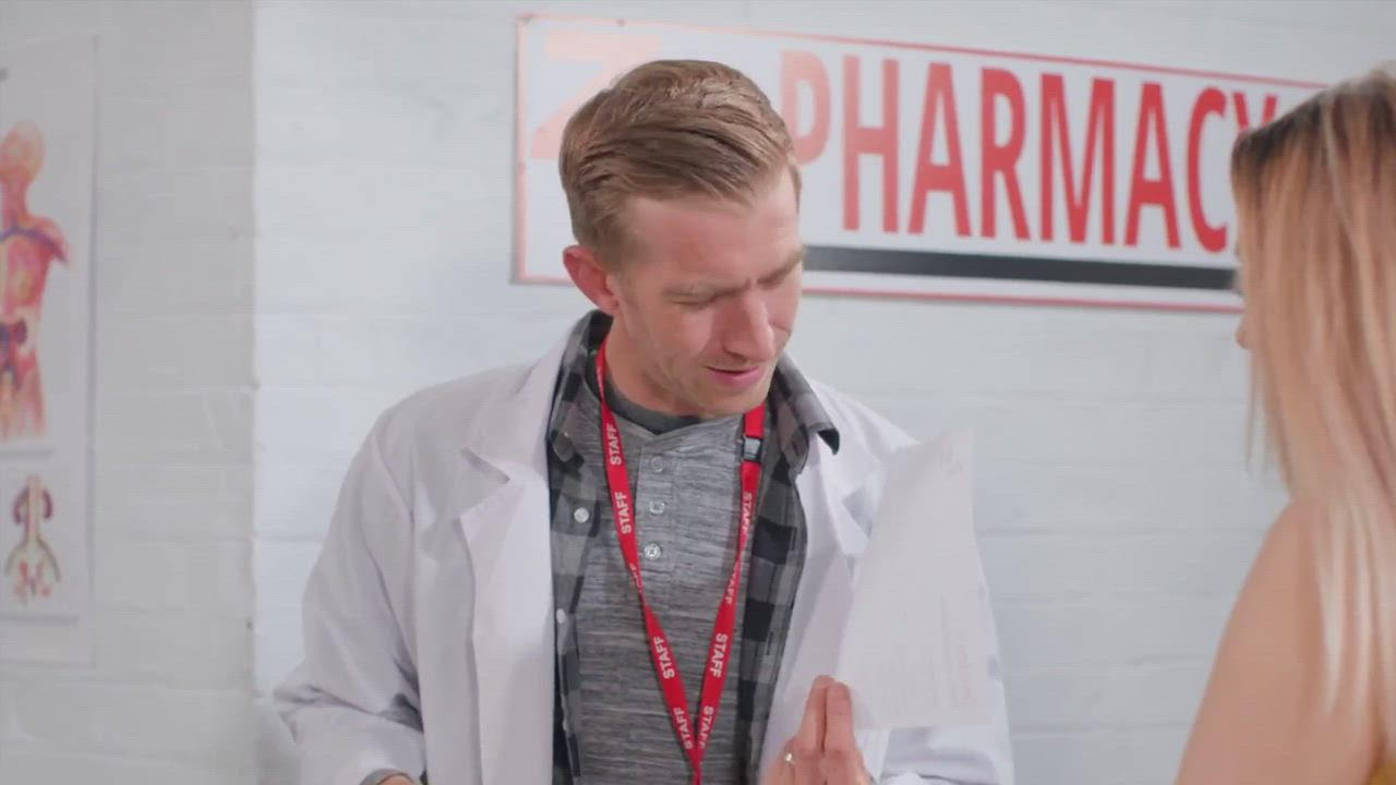 "You are the worst pharmacist ever!" : video clip