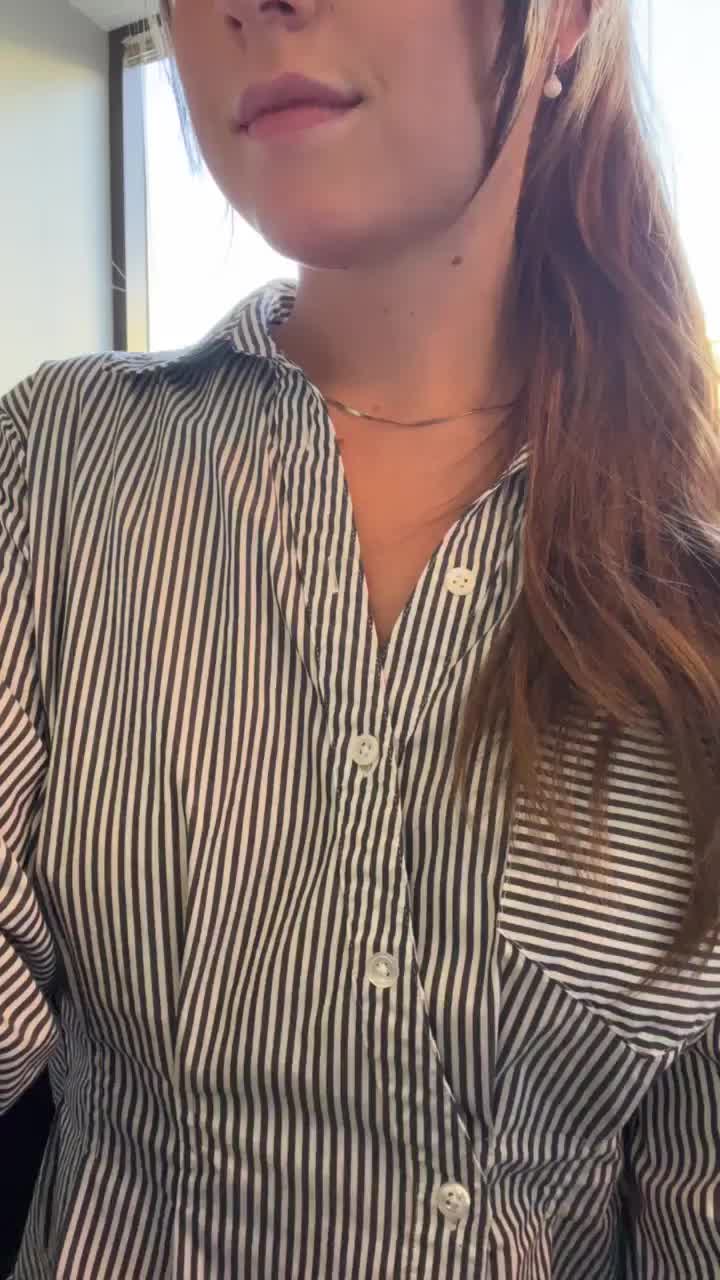 I decided not to wear a bra to work ;) [GIF] : video clip