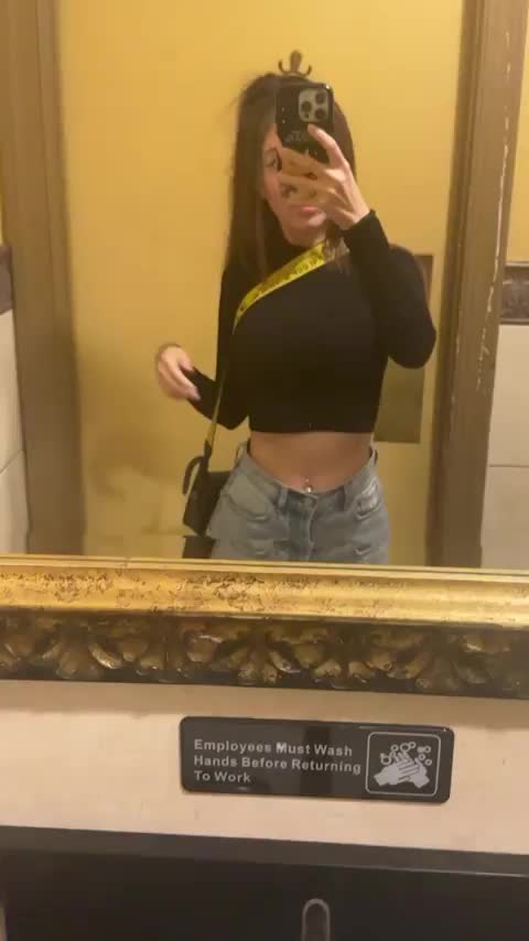 Flashing my tits in the bar restroom😈😈 [GIF] : video clip