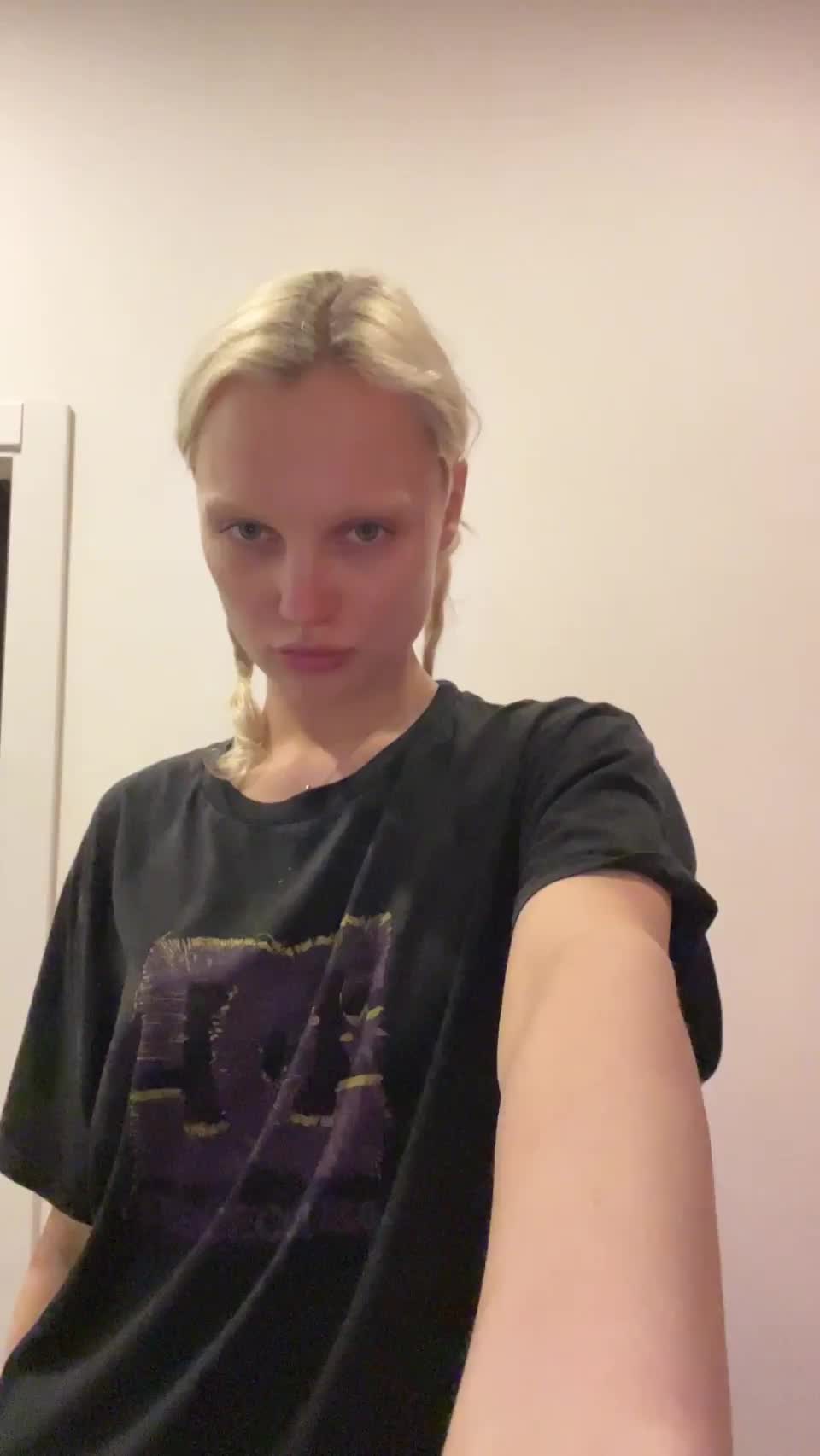 4'11 and ready to be pumped creampie : video clip