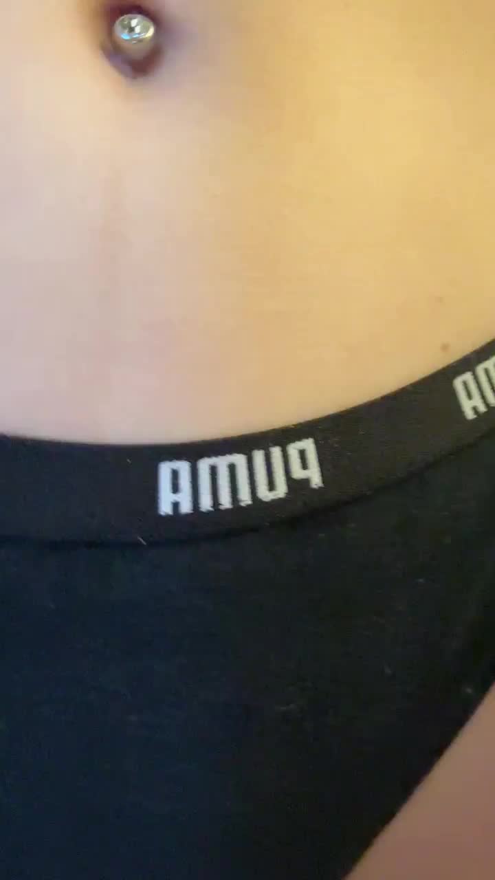 18 yo old and a bit too chubby but I need a Reddit Crush to have fun with : video clip
