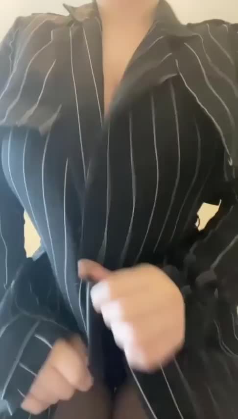 Big ol natural titties : video clip