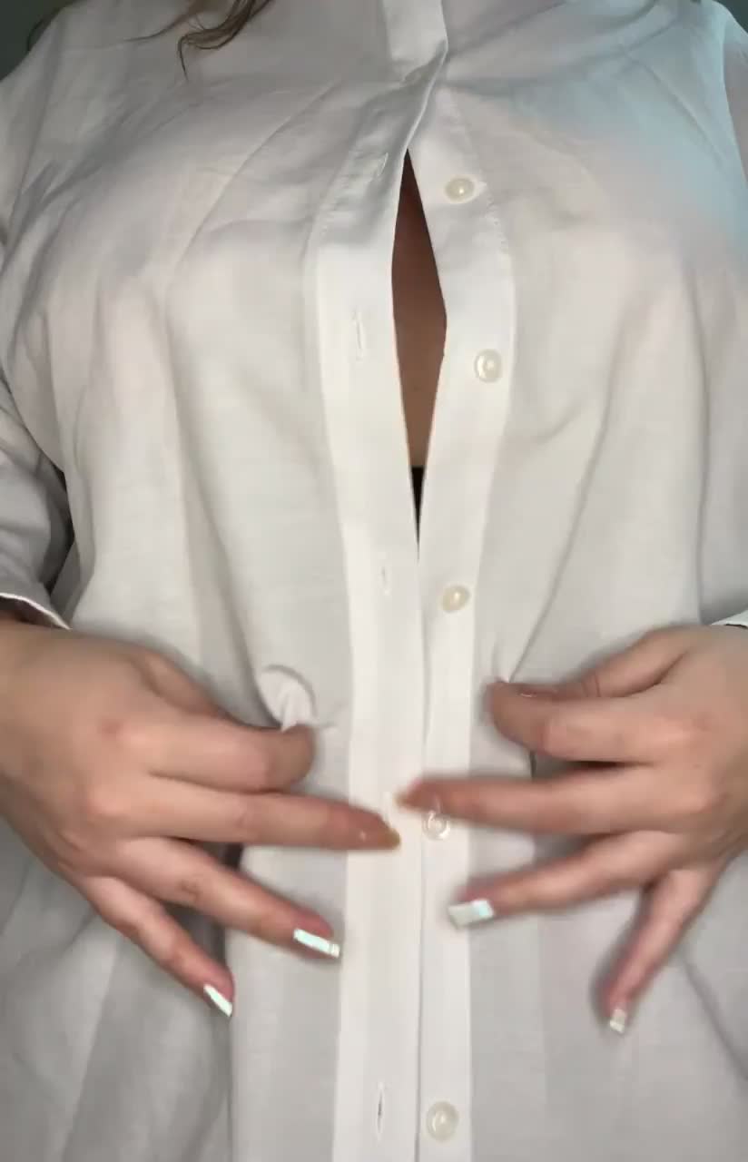 I'm having a good boob day, here is proof😋 : video clip