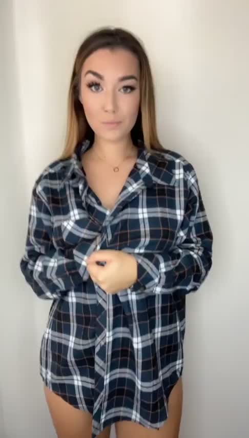 Hoping my 2004 tits can get your attention 😝 : video clip