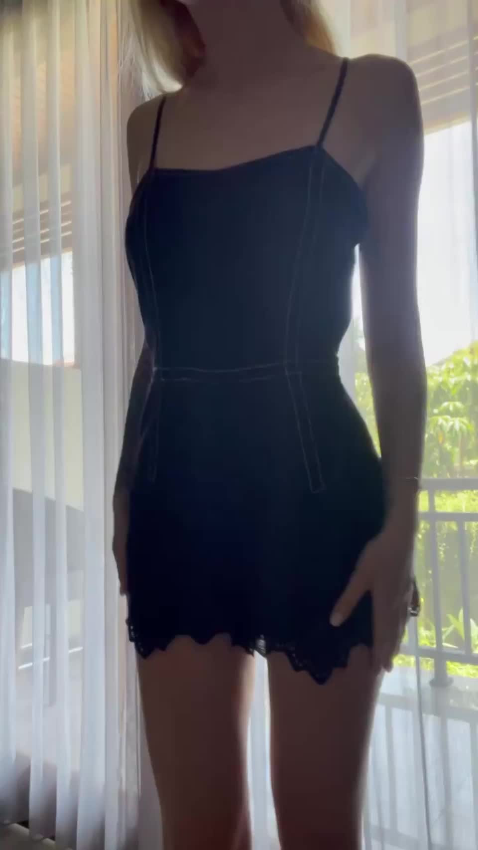I will undress and show my perfect body : video clip