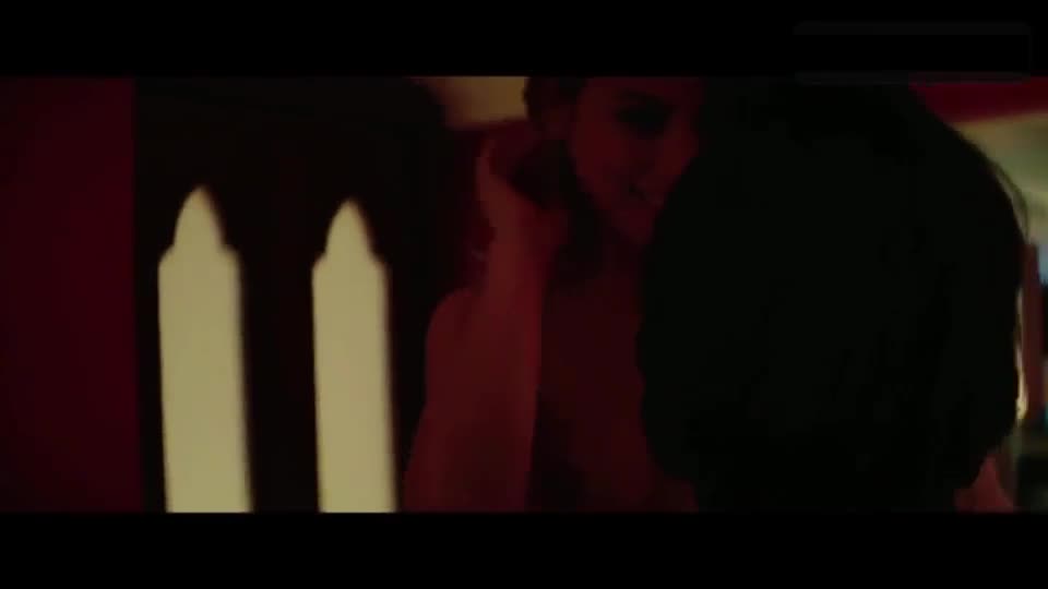 Ana De Armas nude - Hands of Stone (2016) : video clip