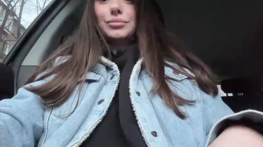 I know they’re not the biggest but I hope some of you will still enjoy my tits : video clip