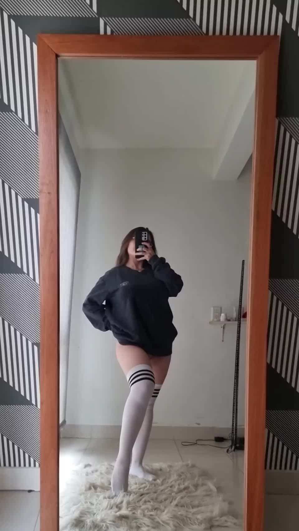 Small girl, not so small tits : video clip