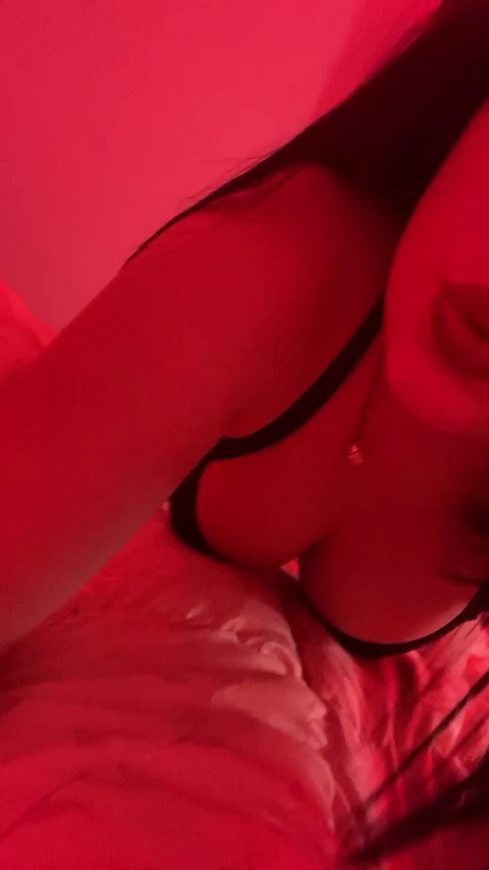 You provid the hotel room, I will provid my ass : video clip