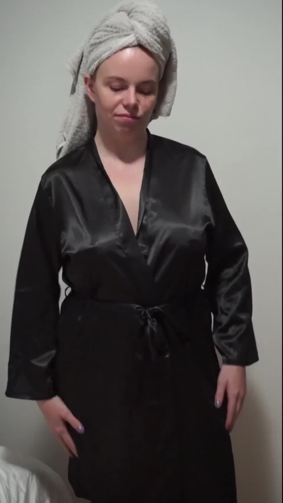 Just dropping by to make sure your weekend is great. : video clip