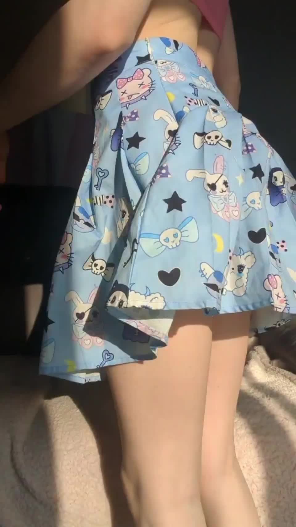 Looks like an invite to goon to me .. : video clip