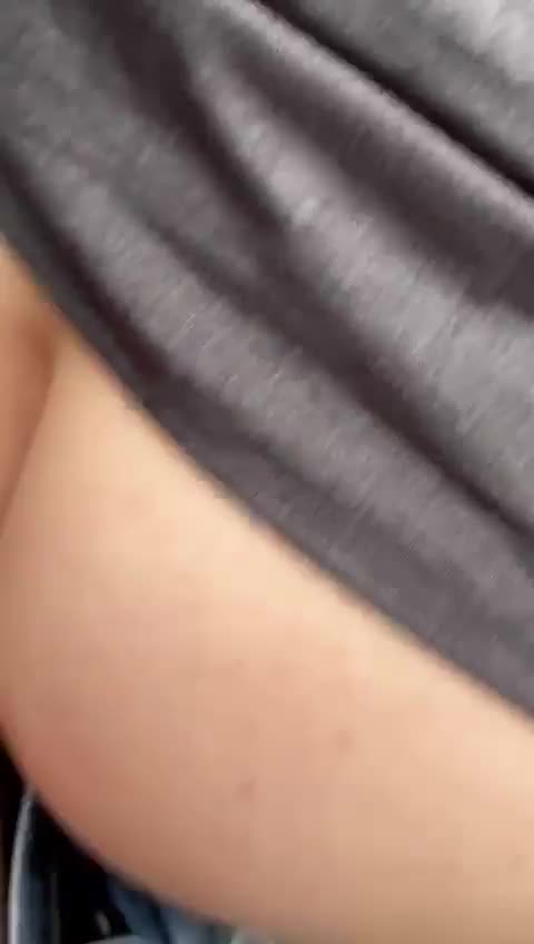 Went on a walk with his wife to talk about details, but we couldn’t resist! : video clip