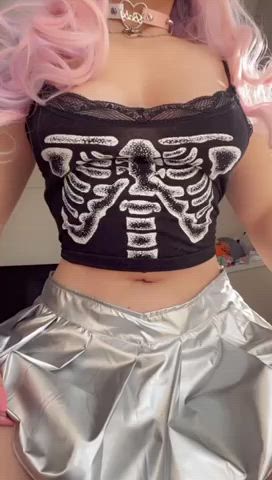 I'm at peak fertility right now daddy, let's get started on some creampies : video clip