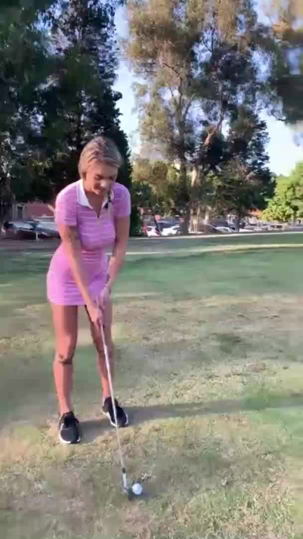Fun Day At The Golf Course : video clip