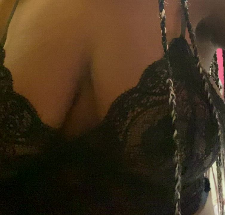 [F19] If at least one guy wants to see me strip more often I would be happy 😅 : video clip