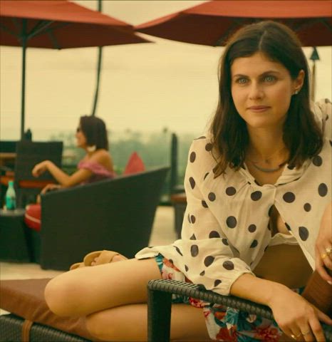 Alexandra daddario's attitude clearly shows who is the sexy girl here : video clip