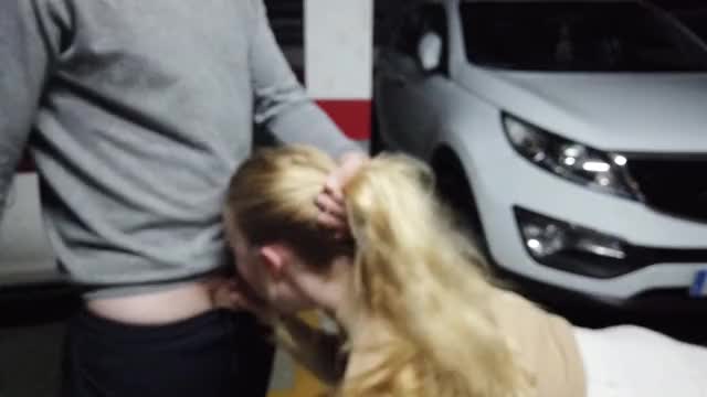 Sucking the Uber driver 😈 : video clip