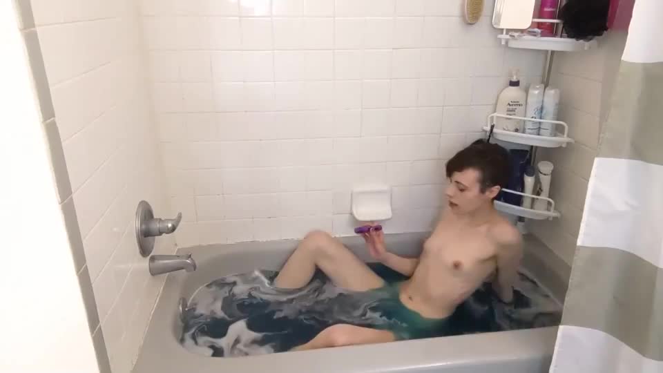 Who says adults can't bring toys into the tub? : video clip