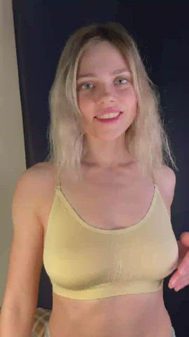 does yellow look good on me? : video clip