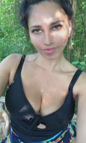 Today i squirted all the woods..But i never found the answer 😇. What's softer, my soles or my ass hole? : video clip