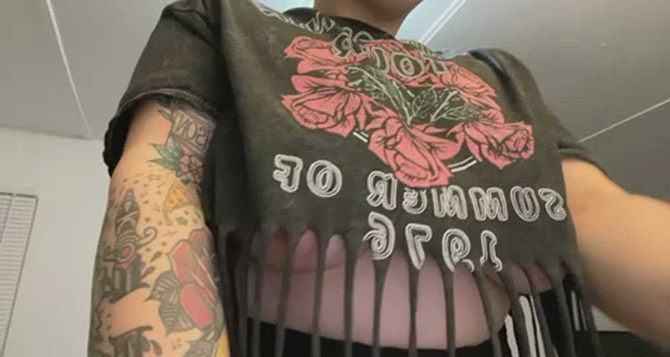 Love how hard my nipples got when I spit 🤤 : video clip
