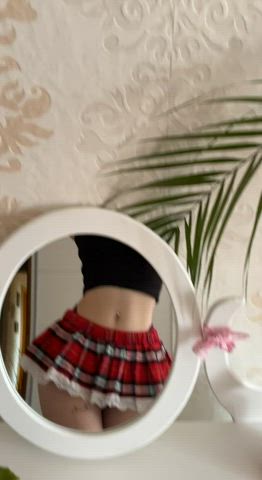 Wearing my new skirt to school : video clip