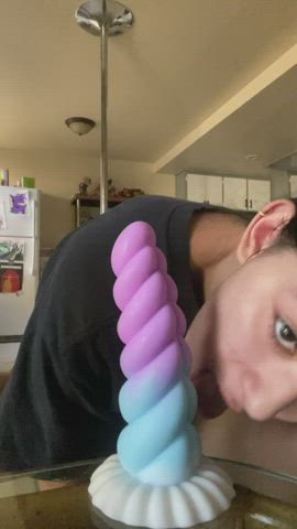 Giant dildo, over 8.5 in. I can’t even fit it all : video clip