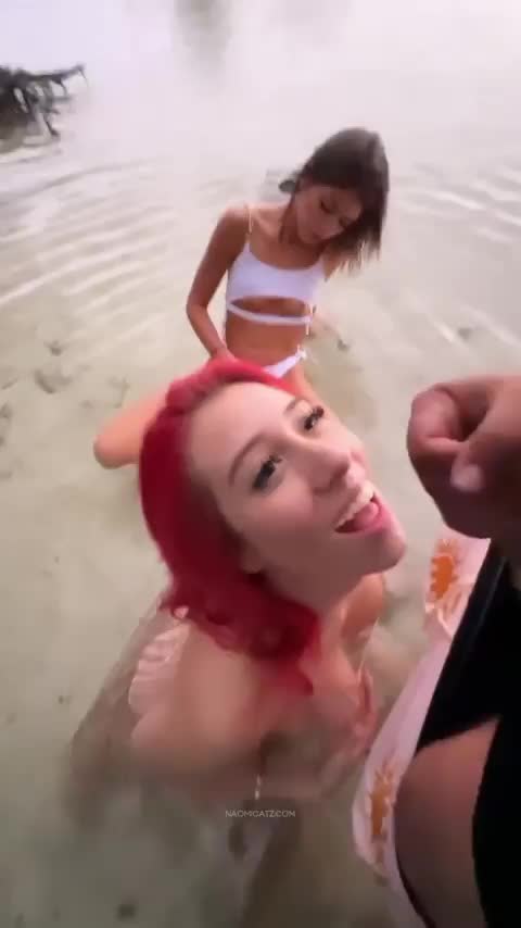 We got horny in the middle of the ocean and my friend asked if she could come to watch : video clip