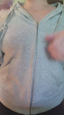 If you like soft, bouncy milf boobies I'm your girl 😏 : video clip