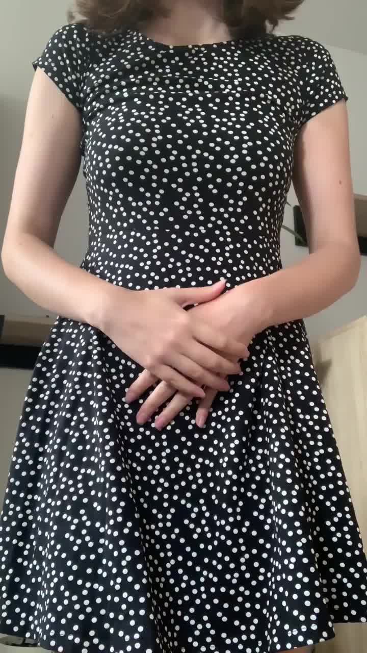 I have my outfit ready for our date! : video clip