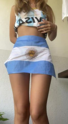 Argentina is playing tomorrow who wanna watch it with me? : video clip