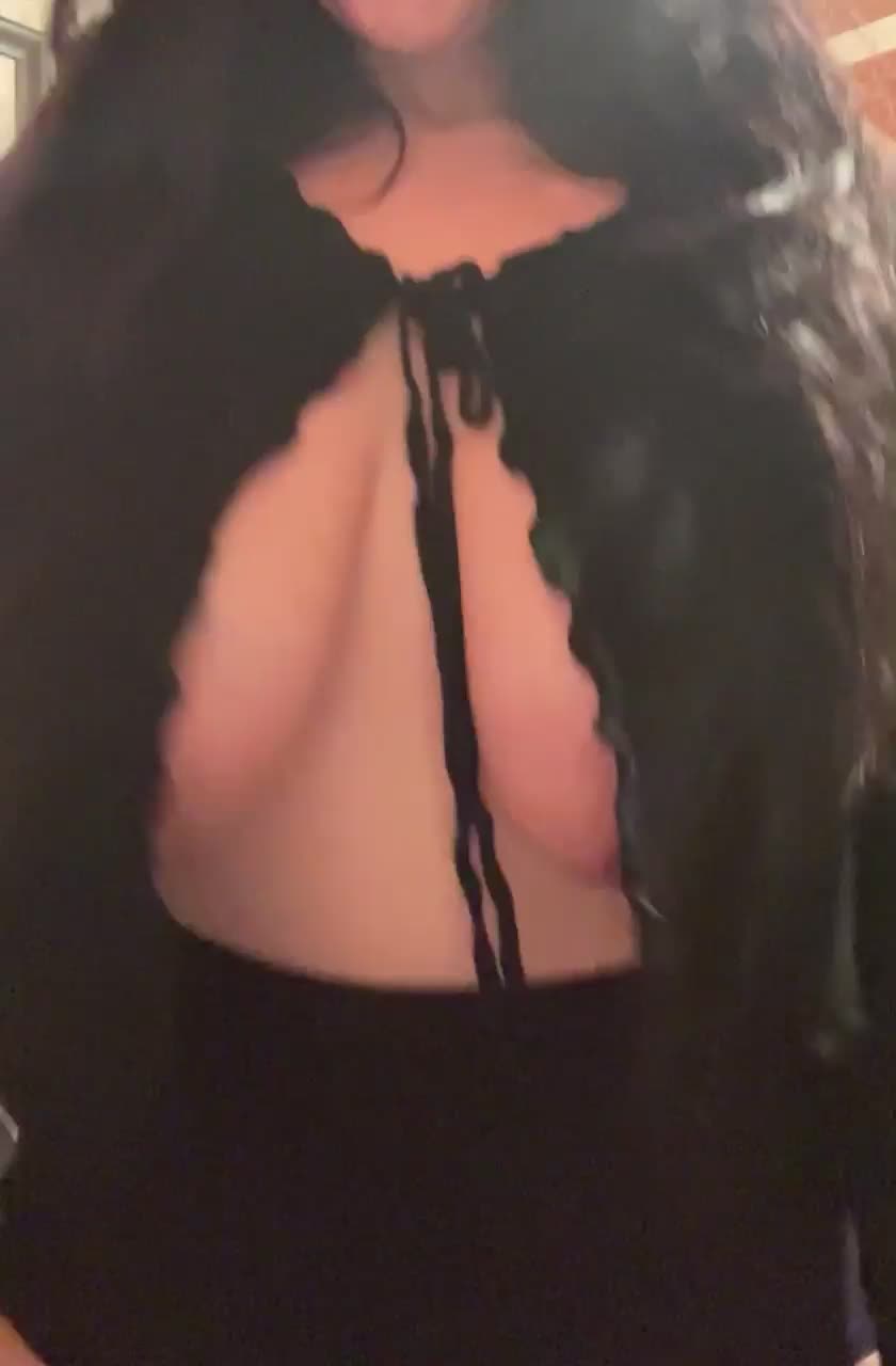 Can I wear this top while I’m bouncing on your cock : video clip