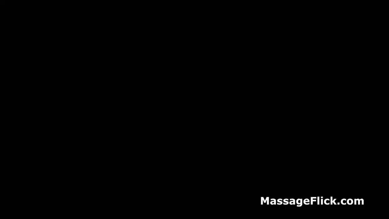 Big tits tribbing after massage : video clip