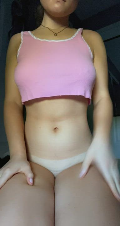 I love taking off my top so random guys can see my tits 😋 : video clip