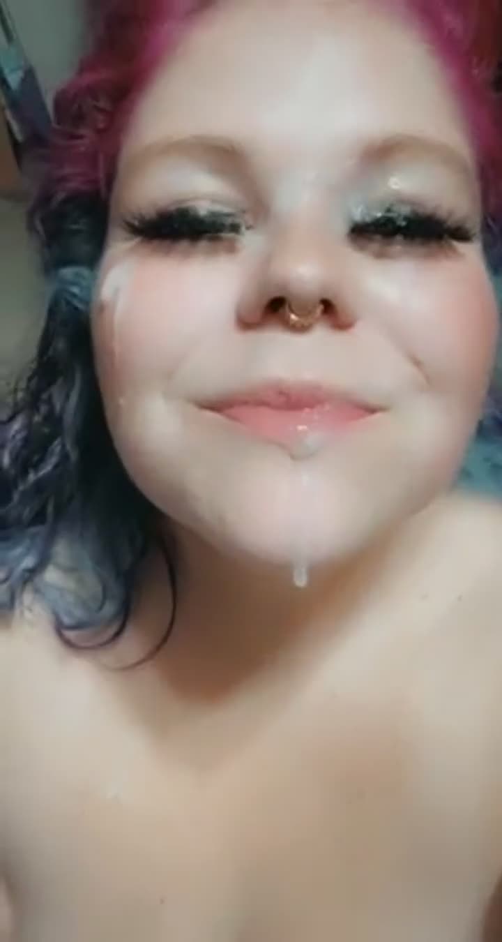 If I’m wearing lashes you better cum on them : video clip