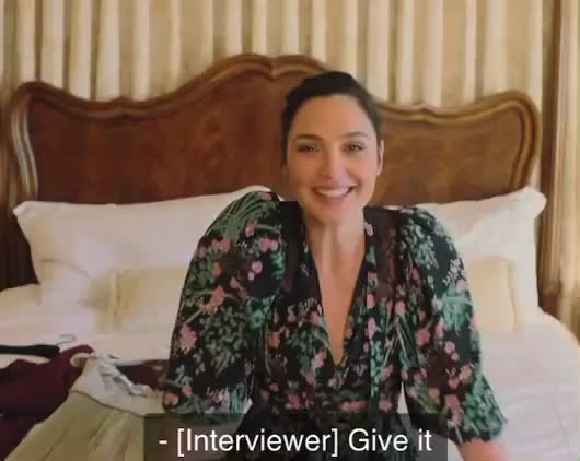 Gal Gadot’s reaction when the interviewer pulls out his cock : video clip