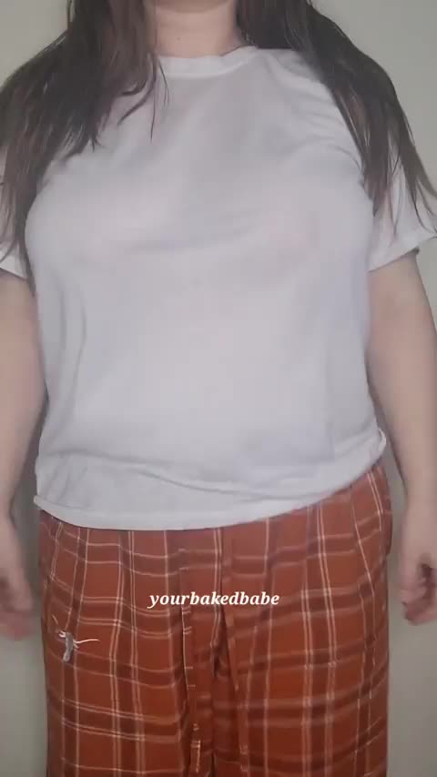 They look so fun bouncing in and out of the shirt : video clip