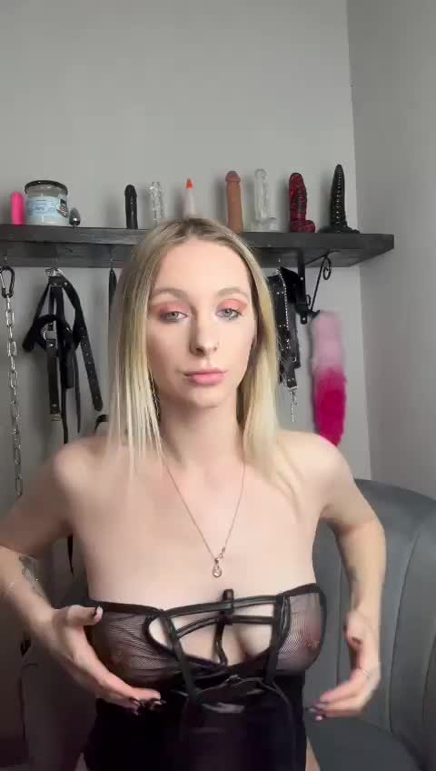 Always playing with them when daddy’s gone : video clip