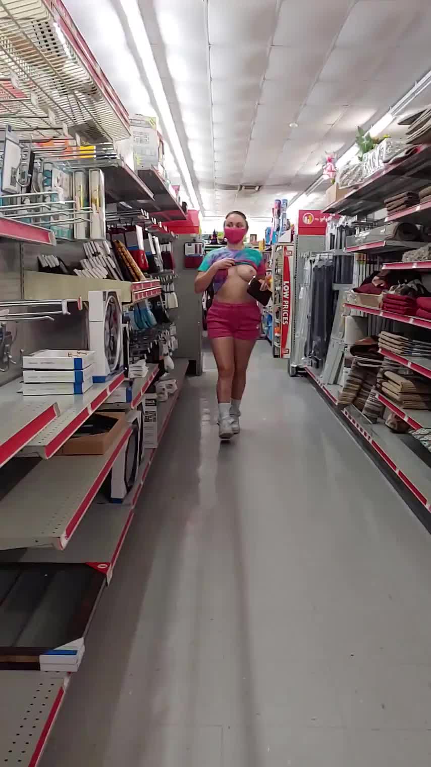 Oh I know how to act in public : video clip