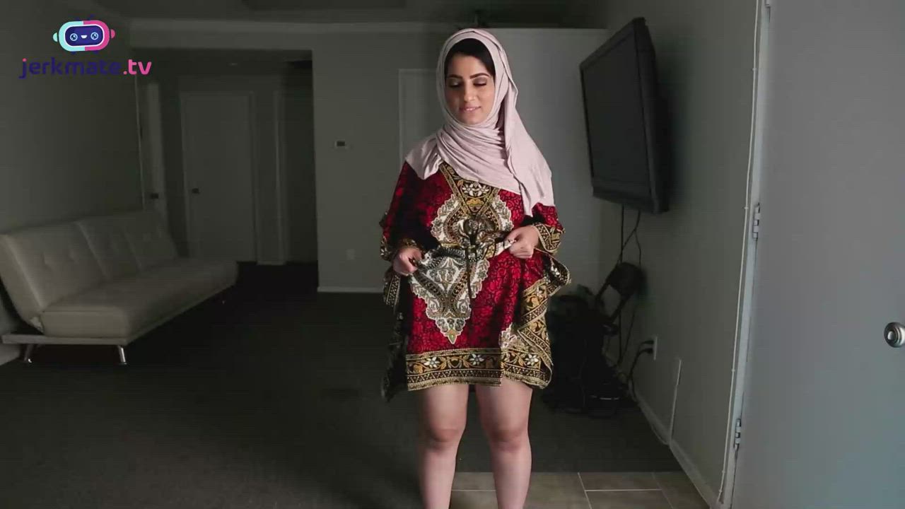 Any Love for Curvy Arabs : video clip