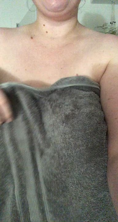 Massive titties, straight out of the shower to start your week off right! ☺️ : video clip