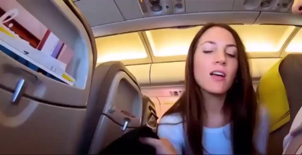 Proper Service On A Flight : video clip