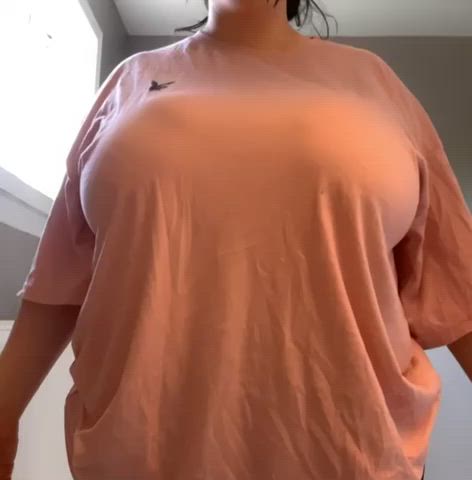 Surprise big titties OC : video clip