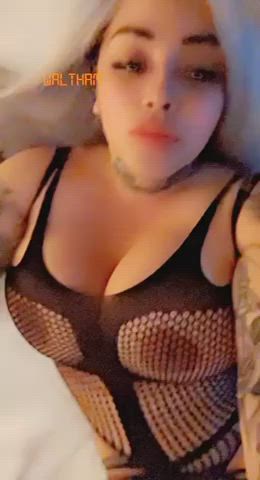 I’m bored rubbing my tits and want someone else to do it : video clip
