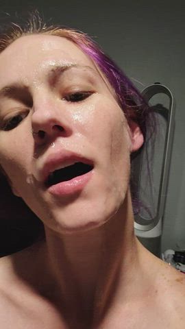 Cum covered face! I had to get a taste 😋 : video clip