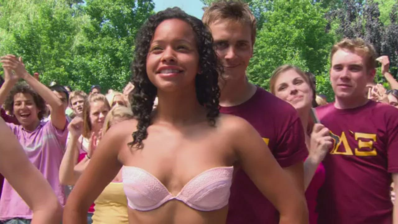College hotties going topless! : video clip